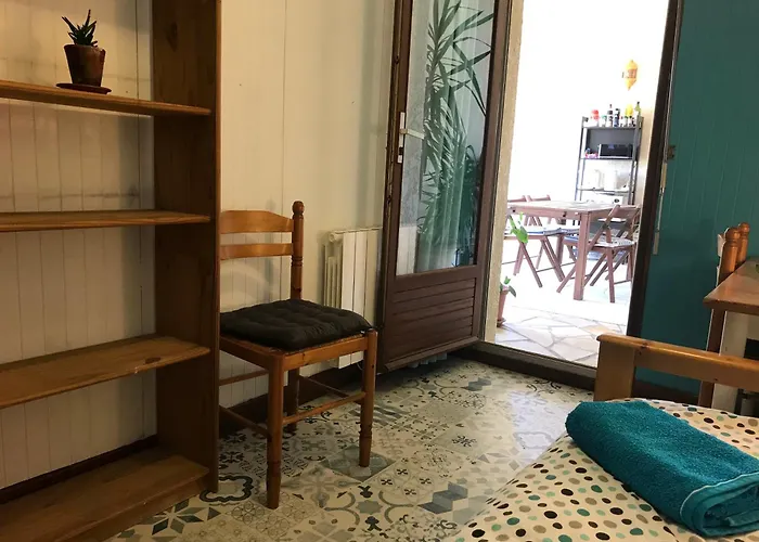 Chambre, Terrasse Et Piscine De L\'Impasse Du Pressoir