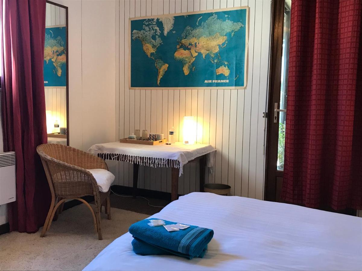 Chambre, Terrasse Et Piscine De L'impasse Du Pressoir *